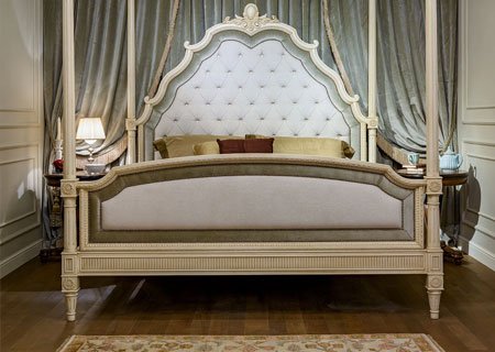 Poster Bed / Four-Poster Bed